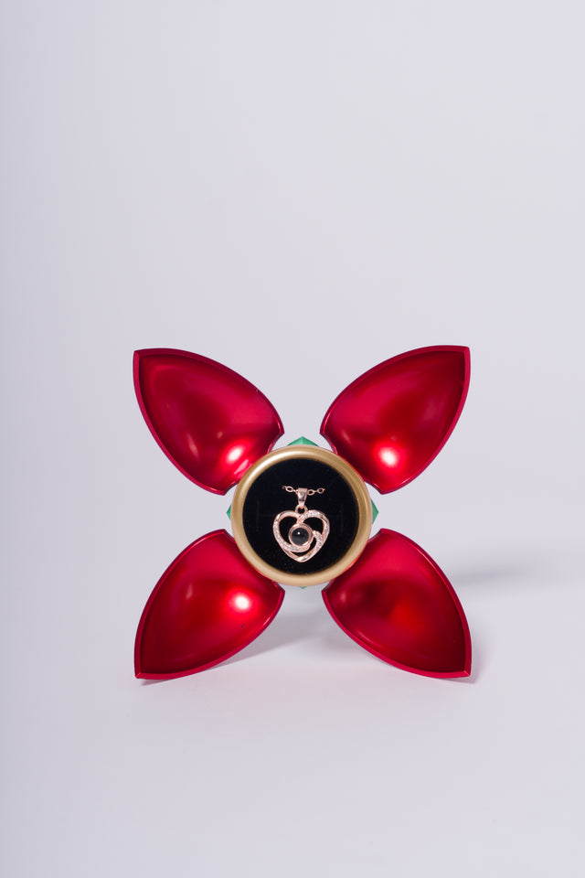 COLLAR CON EMPAQUE DE FLOR ROSA 🌹